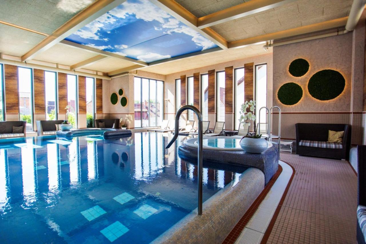 Goebels Schlosshotel "Prinz Von Hessen" 프라이데발트 외부 사진